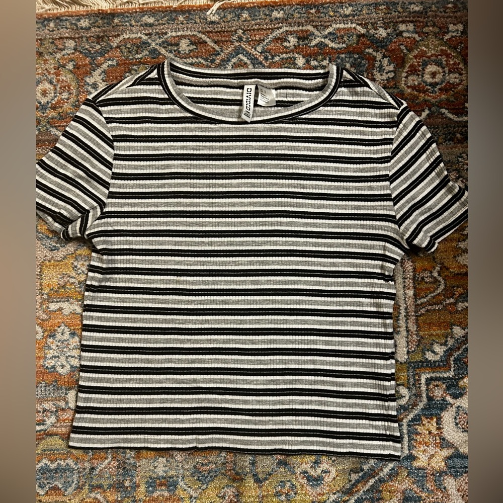 h&m cute stripped crop top